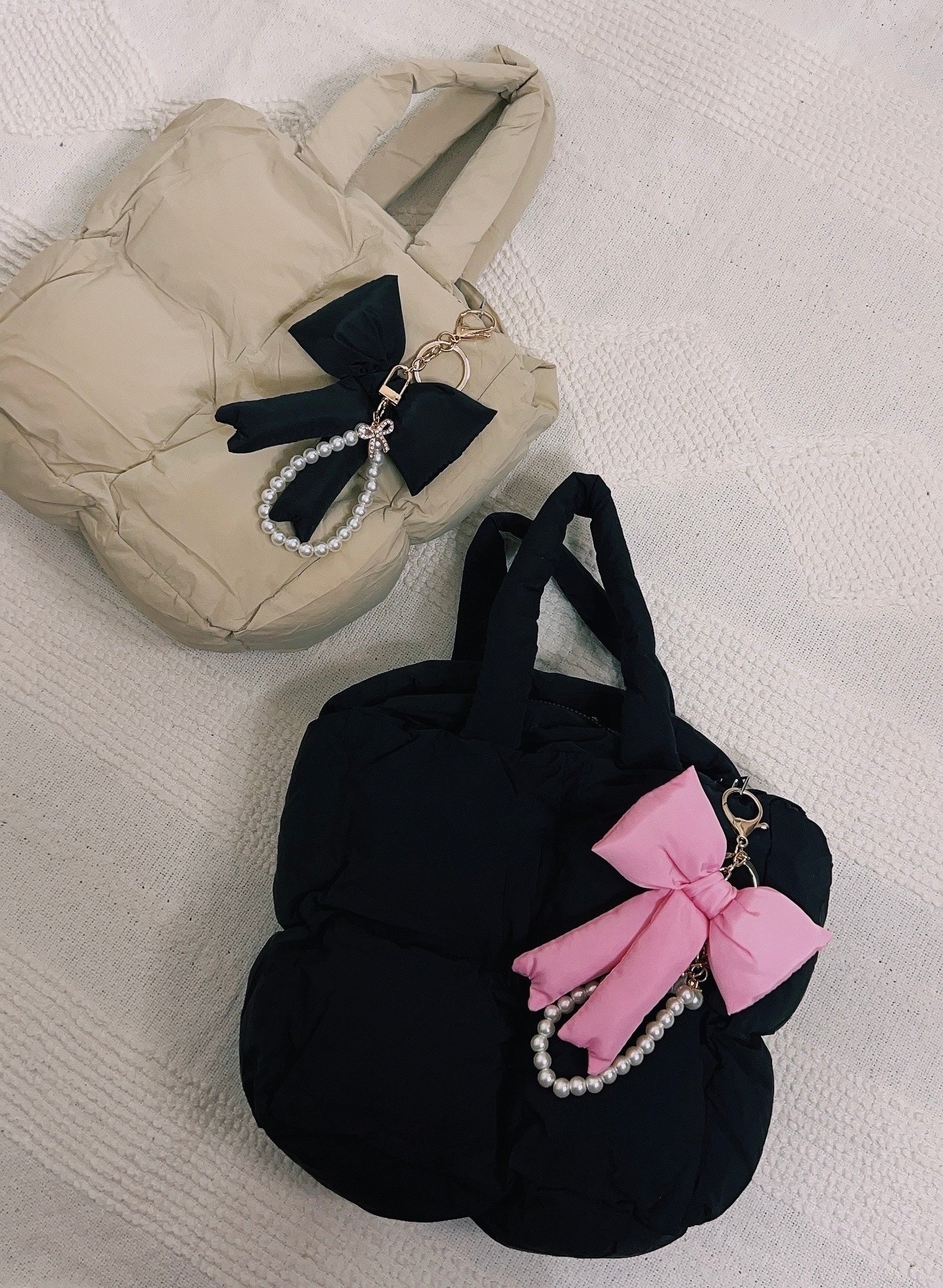 Puffer Bow Keychain (White)