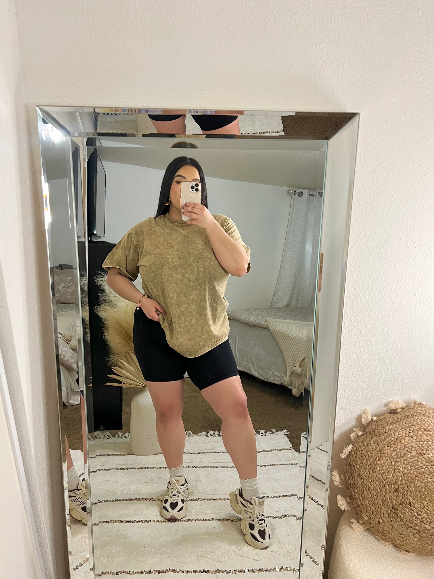 Baddie n Basic Tee (Mocha)