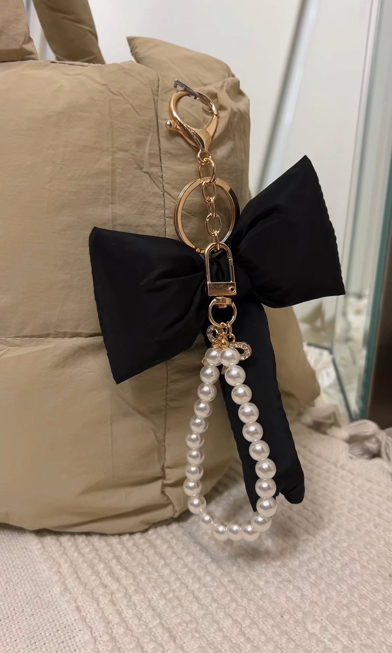 Pearl Bow Keychain