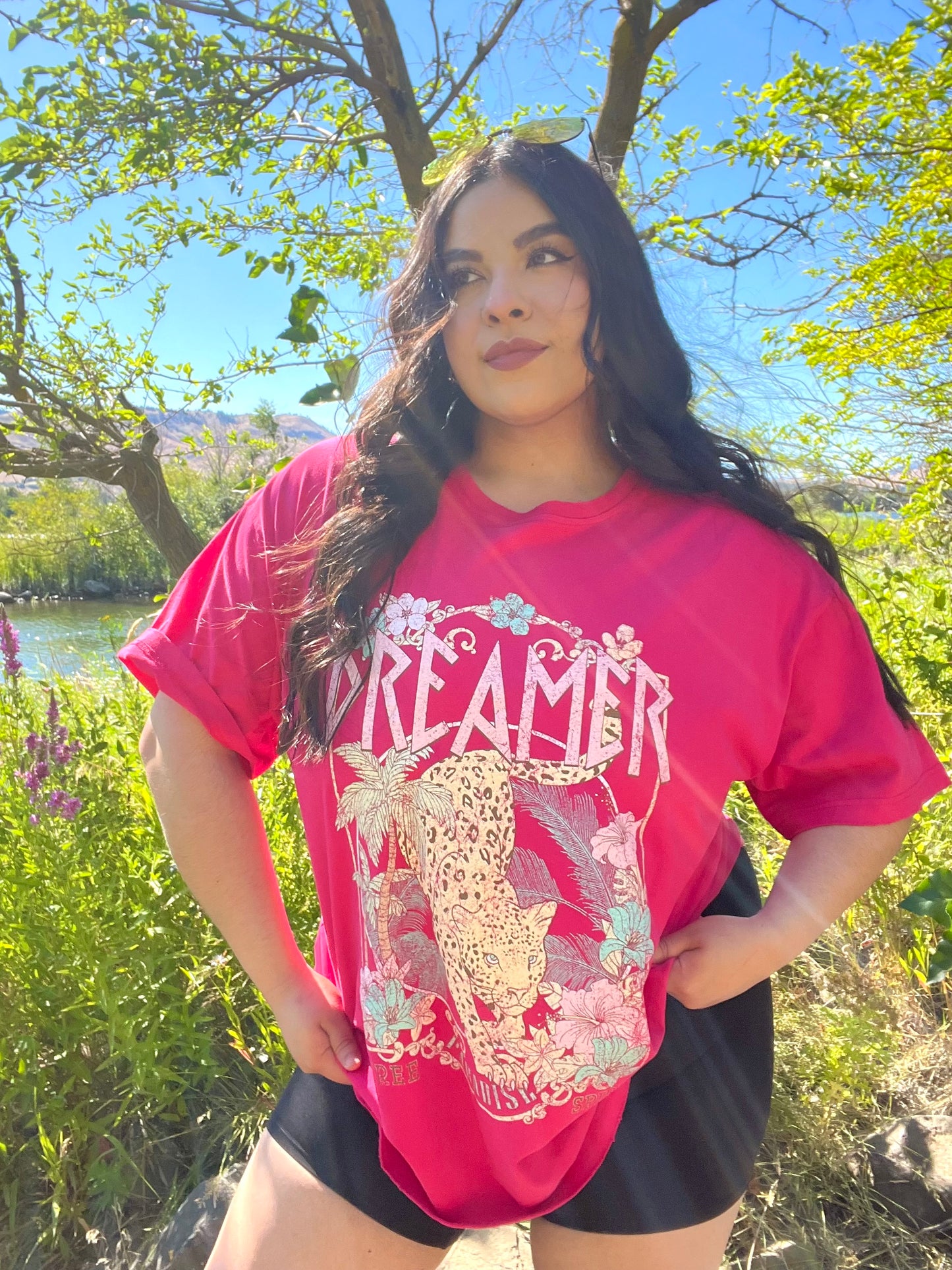 Dreamer Graphic Tee (Fuchsia)