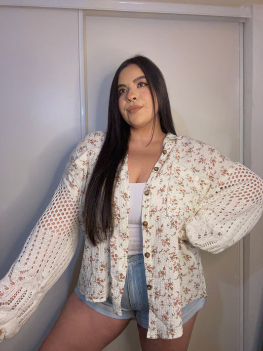 Esencia Crochet Top (Cream/Floral)