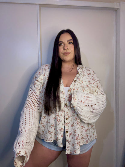 Esencia Crochet Top (Cream/Floral)