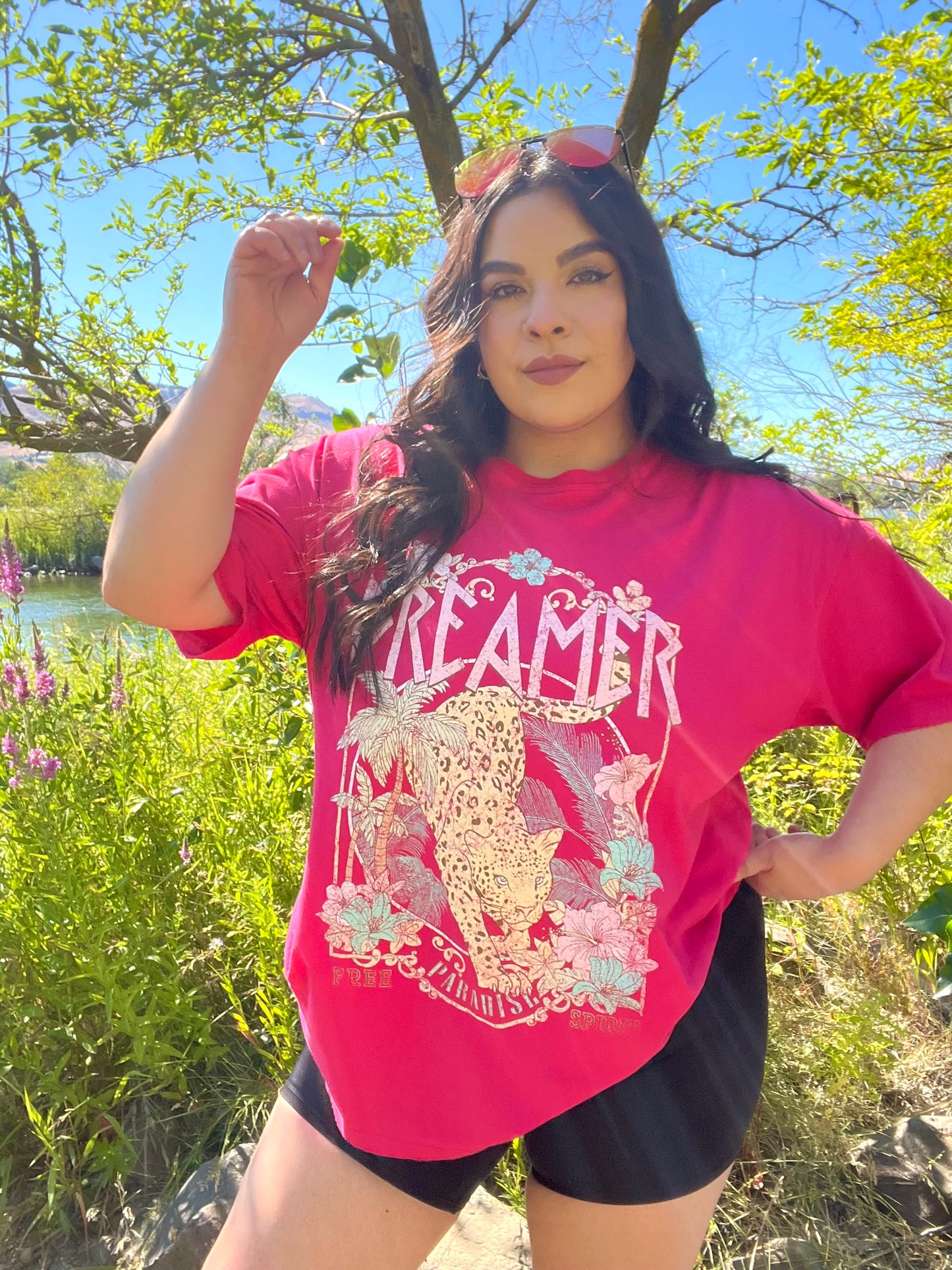 Dreamer Graphic Tee (Fuchsia)