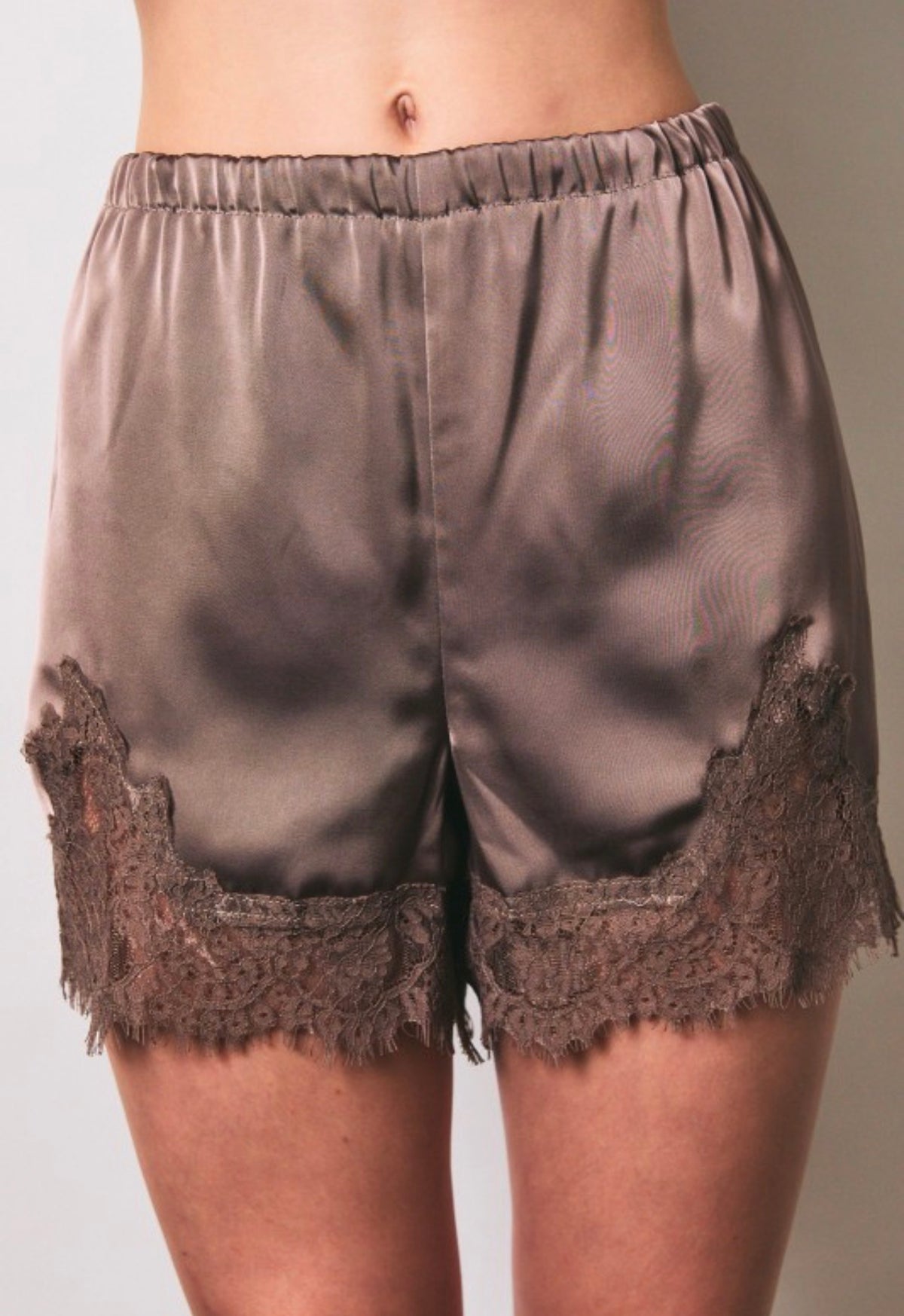 Lace satin shorts (mocha)